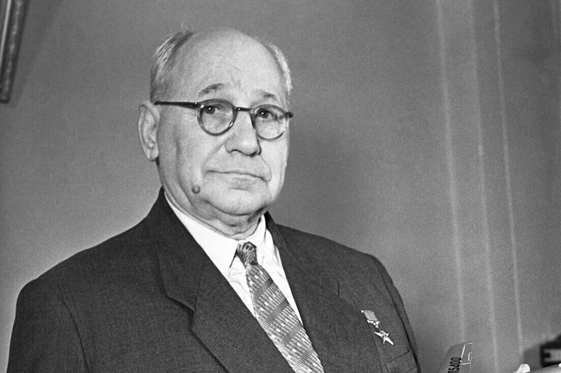 Как деревенский мальчик стал легендарным авиаконструктором: история Андрея Туполева