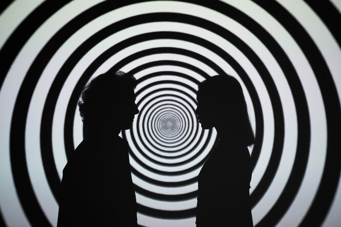 Как на самом деле гипнотизируют людей: техники гипноза — миф или реальность?