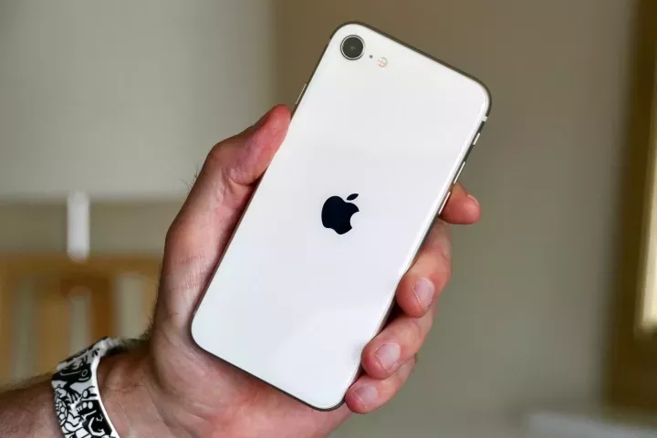 Лучшие смартфоны 2023 года: Apple, Samsung и OnePlus