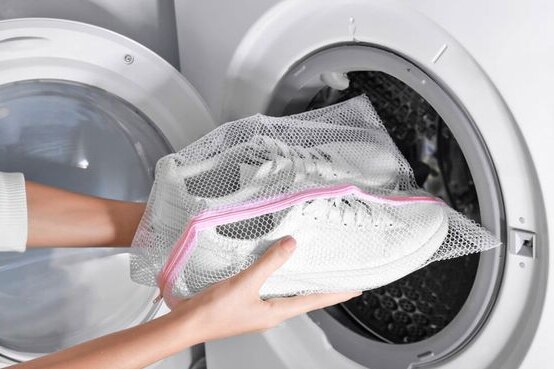 Как правильно стирать кроссовки и кеды в стиральной машине: советы эксперта