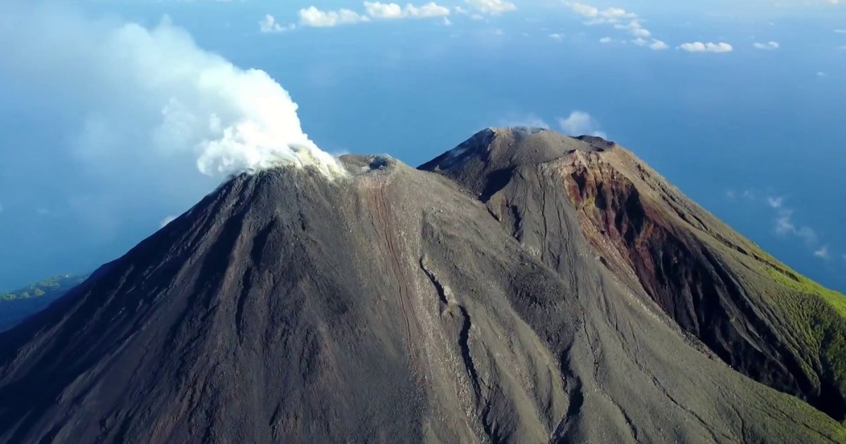 Карангетанг: что известно о вулканической диковинке Юго-Восточной Азии