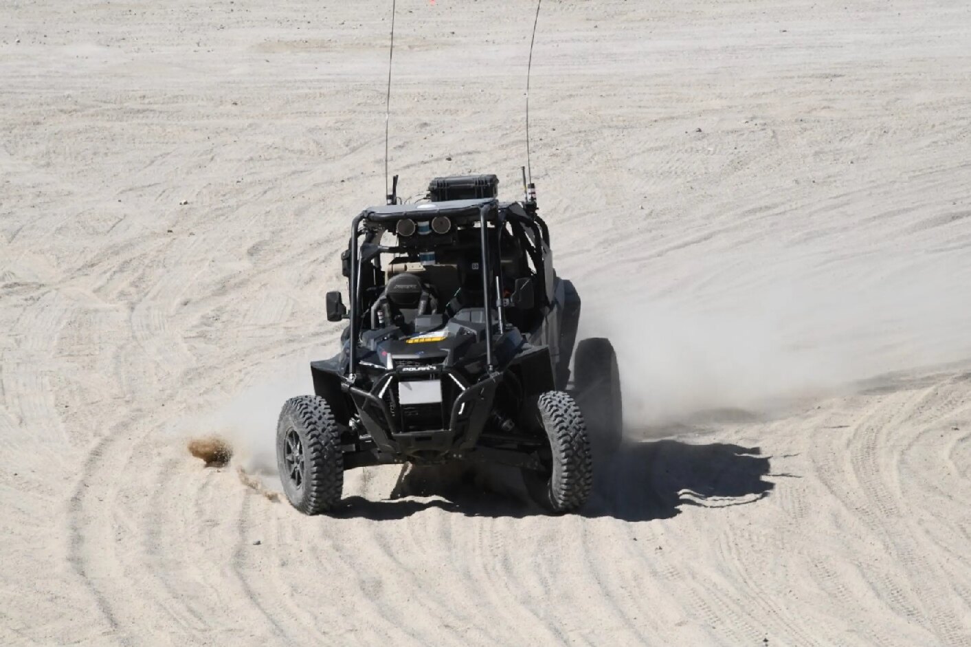 Управление DARPA представило автономный роботизированный вездеход