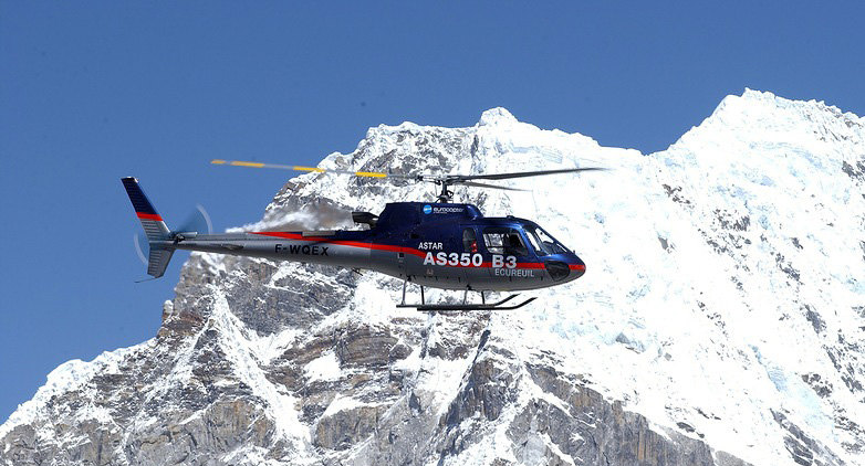 Невероятная история Дидье Дельсаля: как французский авантюрист посадил вертолет на вершину Эвереста
