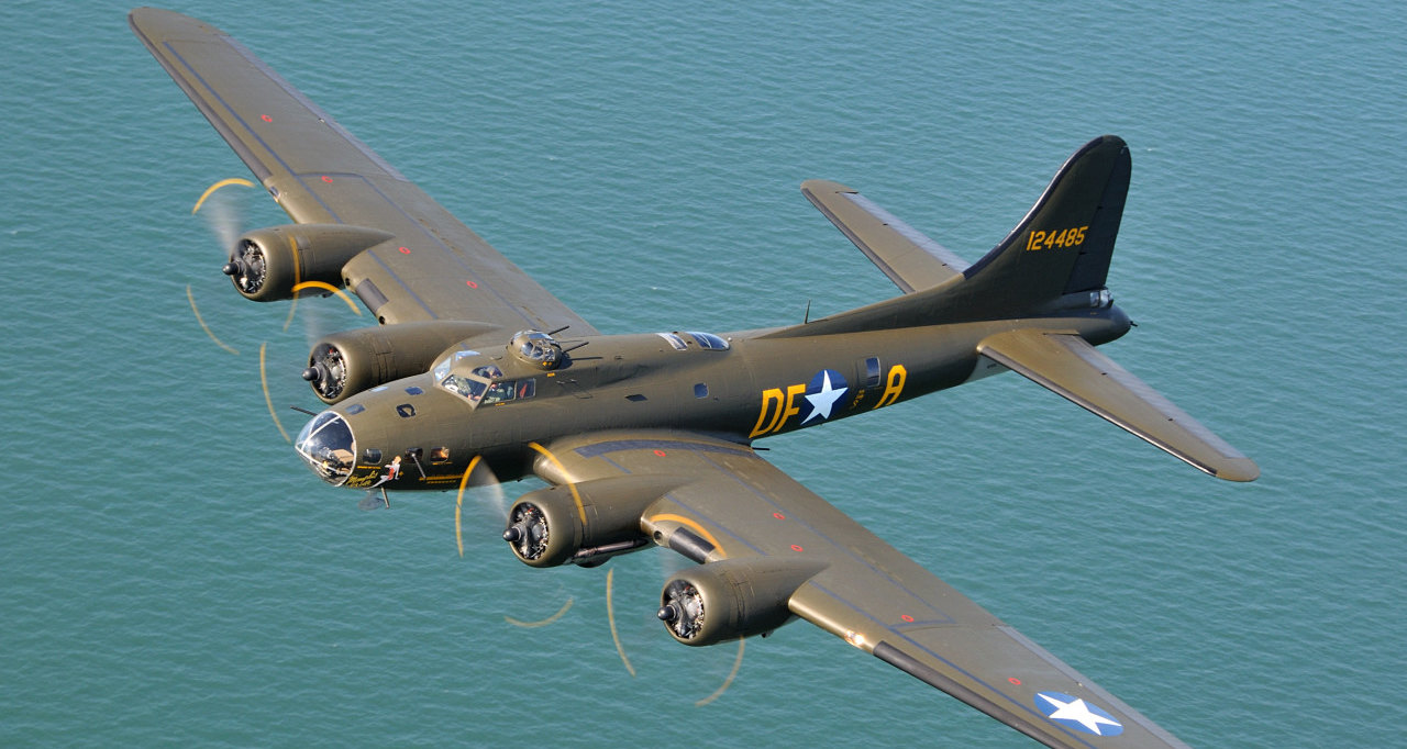 Непробиваемая крепость немцев: как стратегические бомбардировщики Boeing B-17 Flying Fortress царили в небе