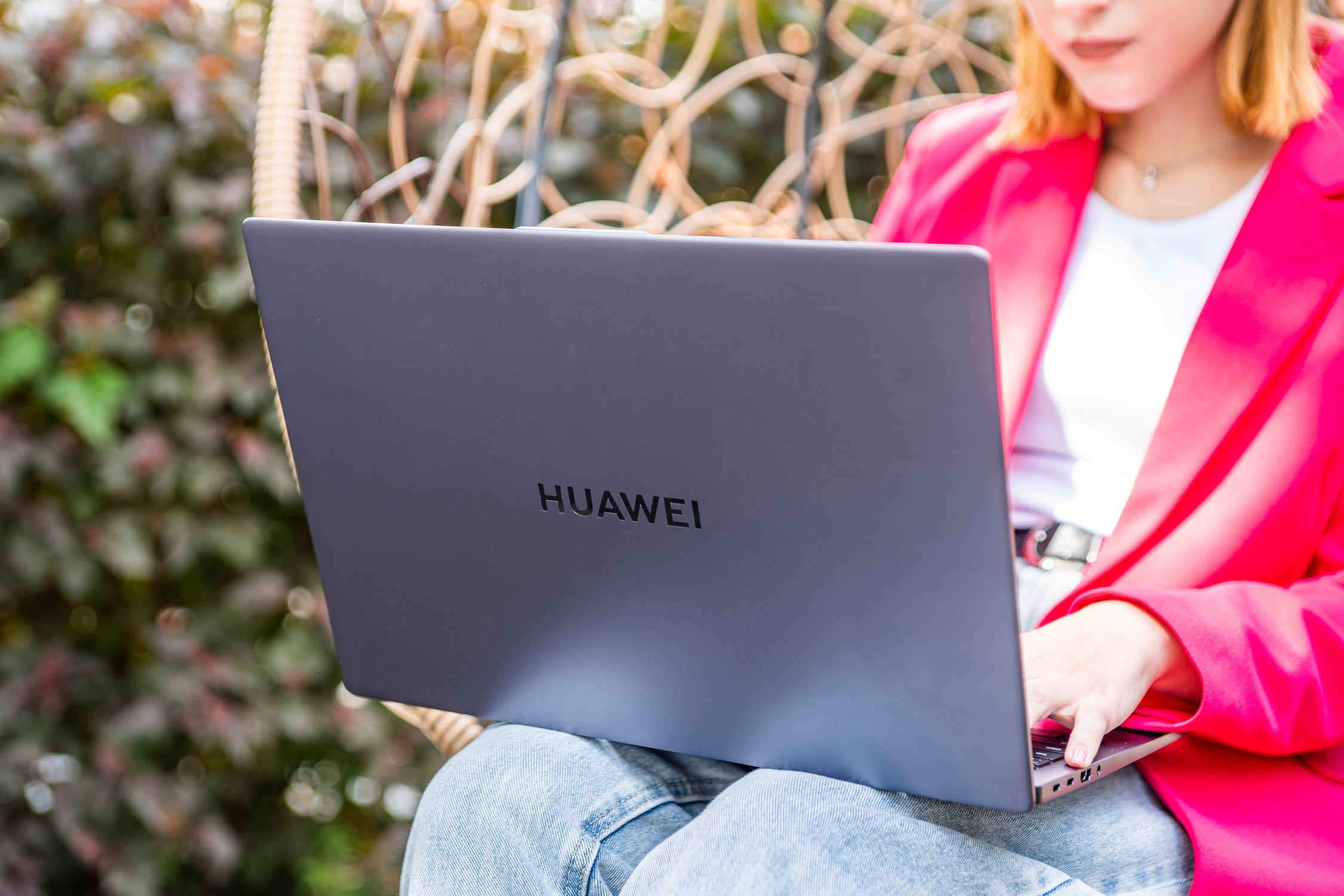 Обзор ноутбука Huawei MateBook D 16: чуть больше, чуть лучше