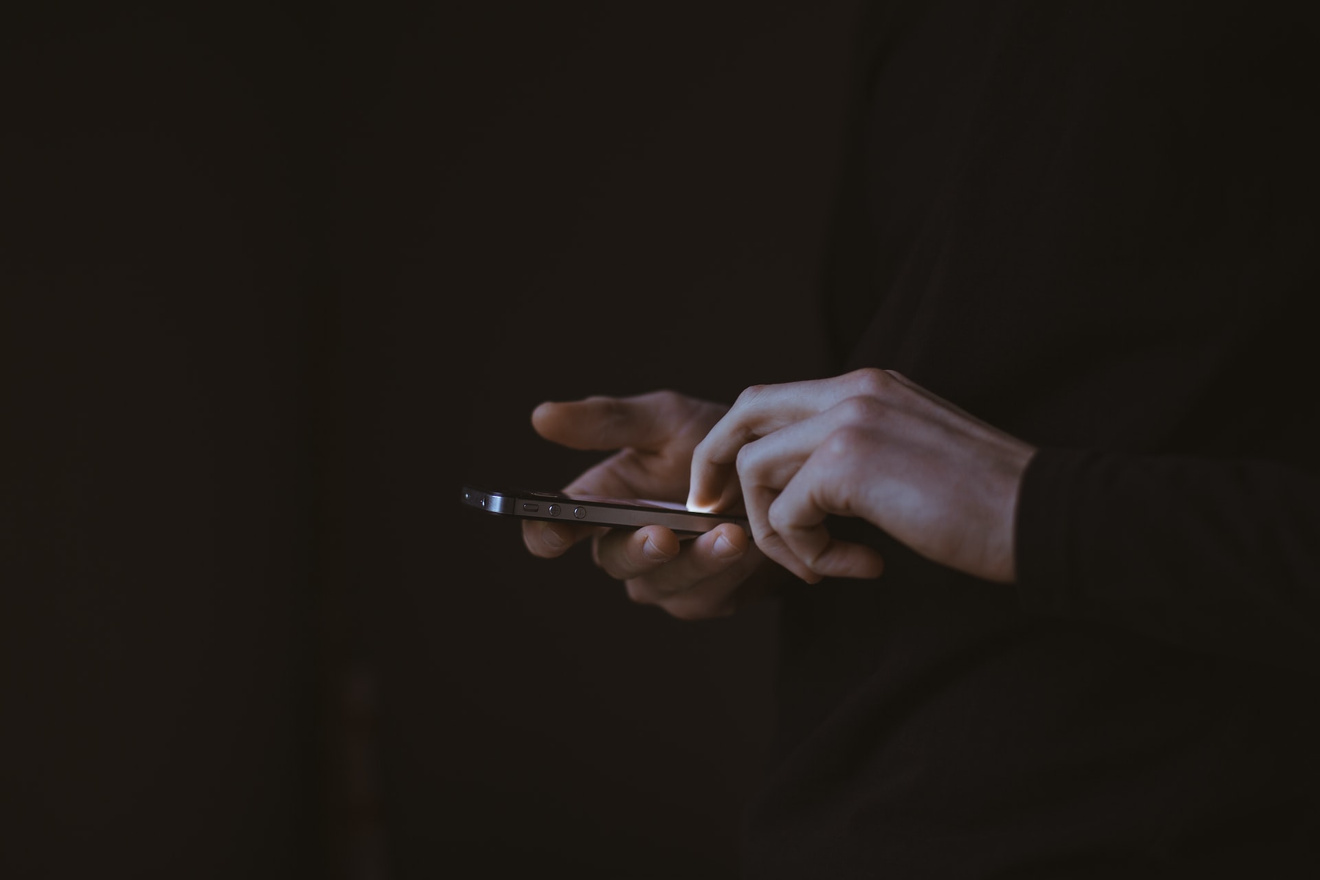У вашего телефона есть IMEI-код, но его нельзя показывать! Вот почему