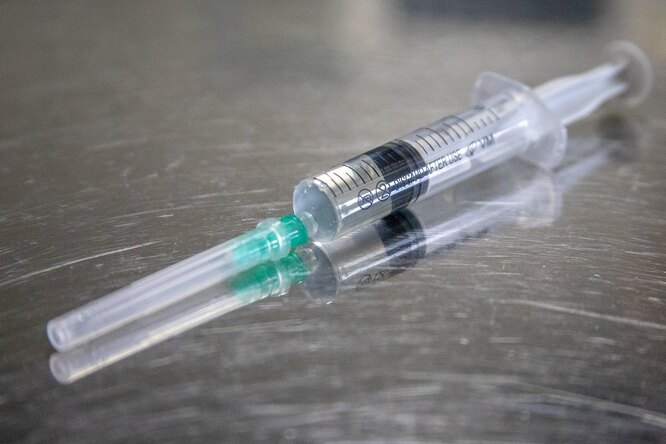 Первые пациенты получили экспериментальную противораковую вакцину от BioNTech