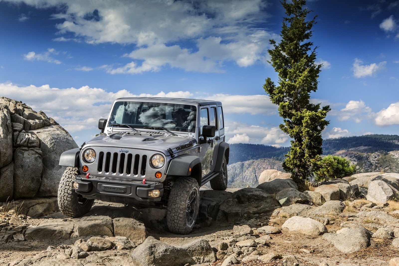 Как менялся Jeep Wrangler: 77 лет эволюции за две минуты