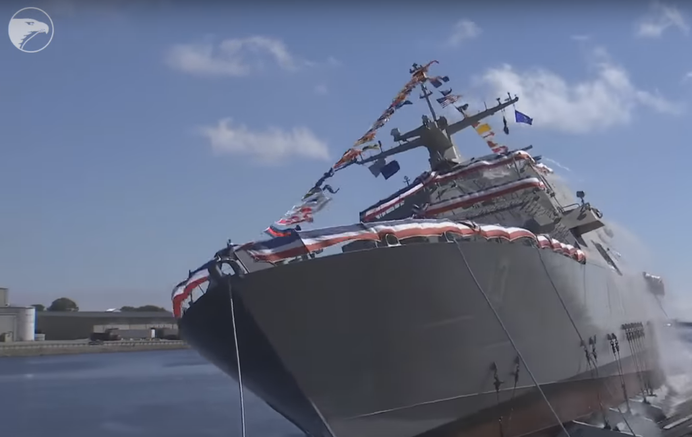 Зрелищное видео: посмотрите, как спускают на воду настоящий боевой корабль