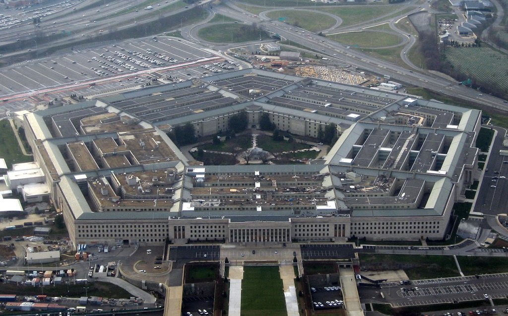 Кто взламывает Пентагон и почему за это платят огромные деньги?