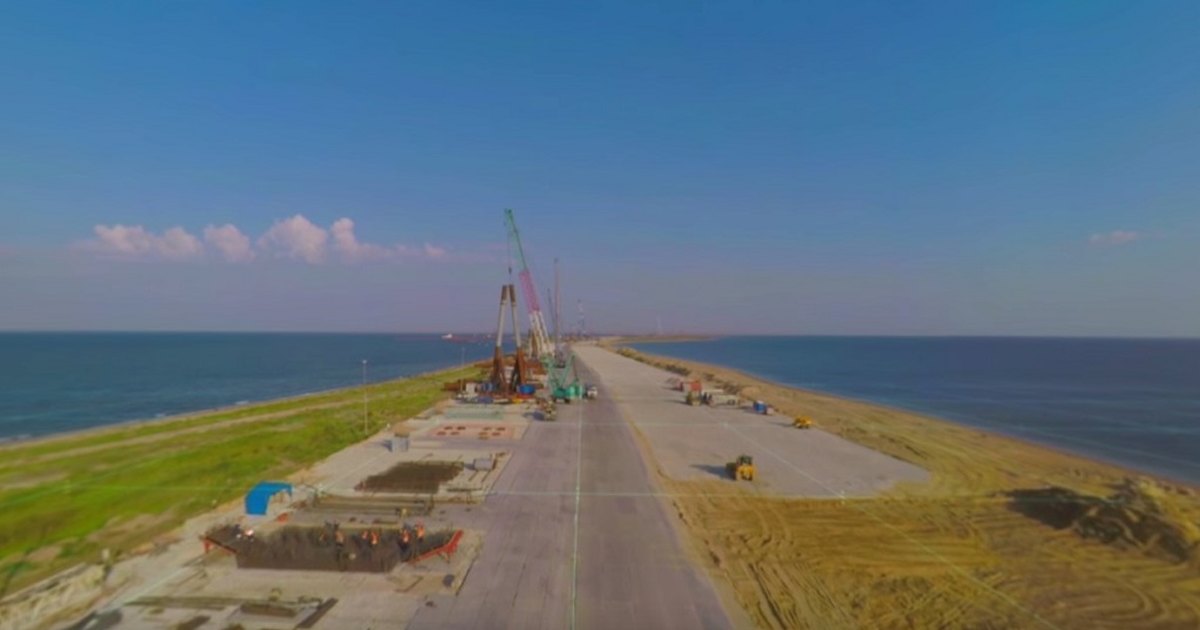 Вспоминаем, как строили Крымский мост: мощь и размах