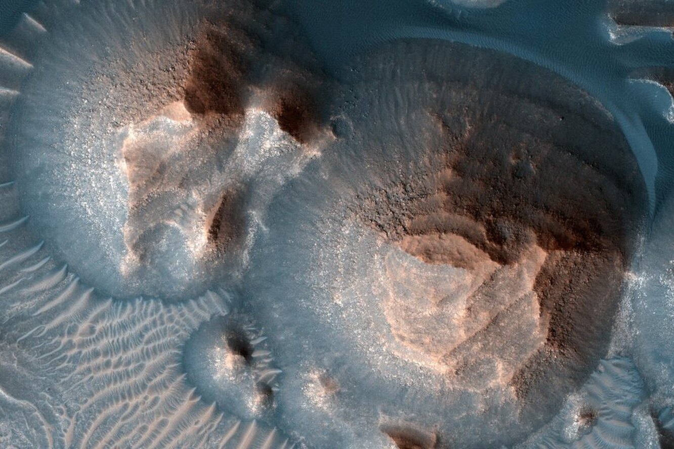В далеком прошлом на Марсе тысячами извергались вулканы: реки лавы и пепла