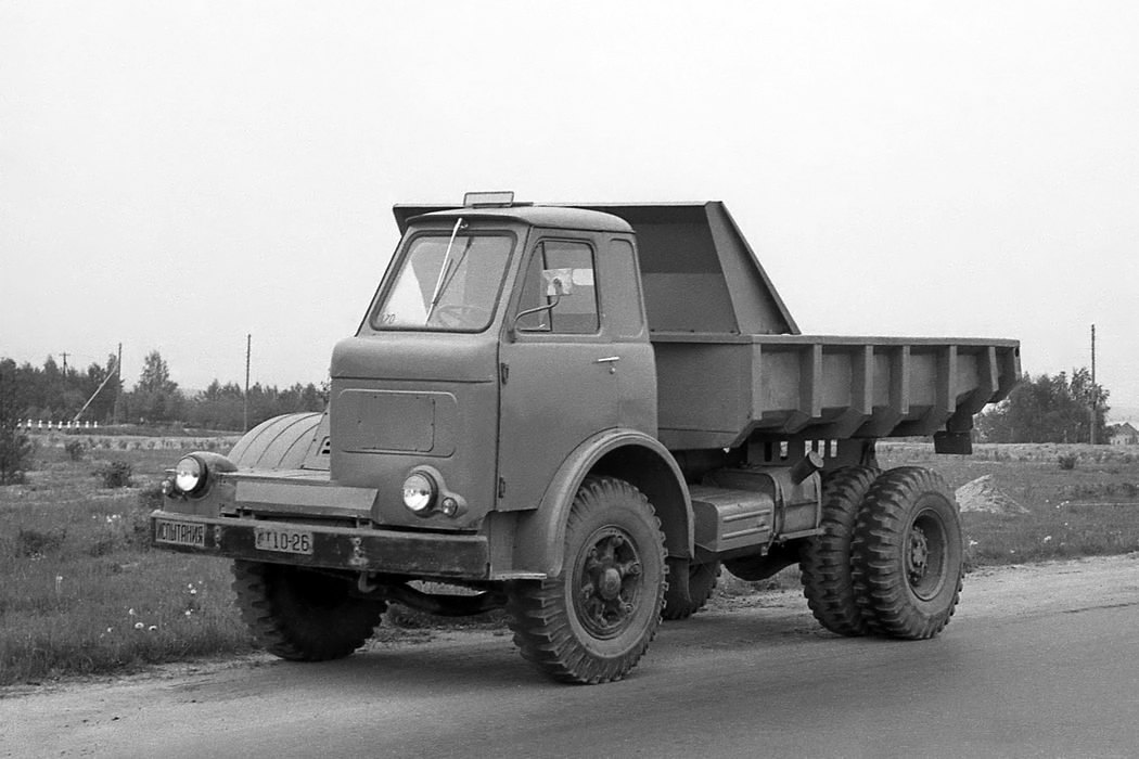 МАЗ-510: уникальная машина с асимметричной кабиной