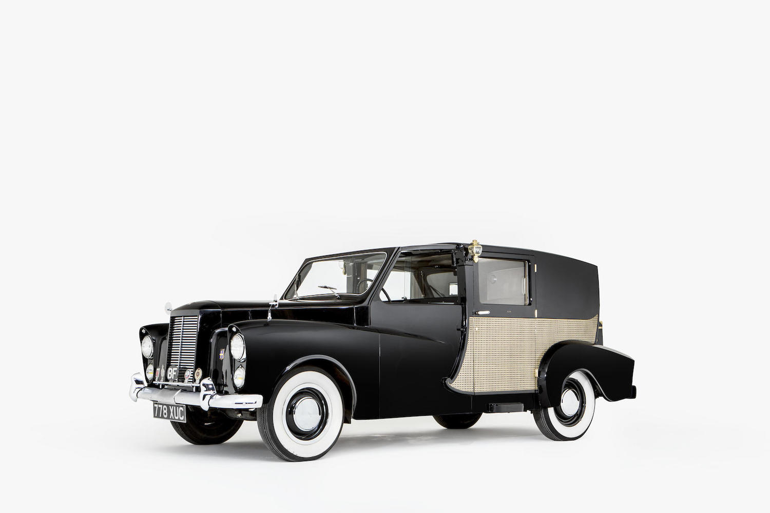 Austin FX4 Brougham Sedanca: как для лондонского денди сделали самое роскошное такси в мире