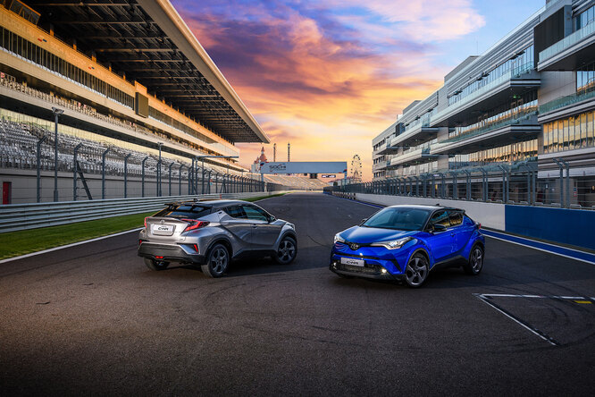 Toyota раскрыла подробности о кроссовере C-HR Toyota раскрыла подробности о кроссовере C-HR