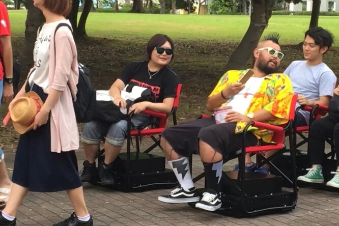 Автономные стулья: очередь никогда не была комфортнее