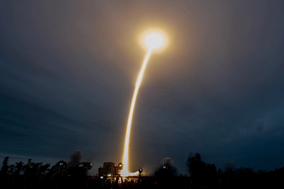 Компания SpaceX совершила 3 успешных запуска за 36 часов