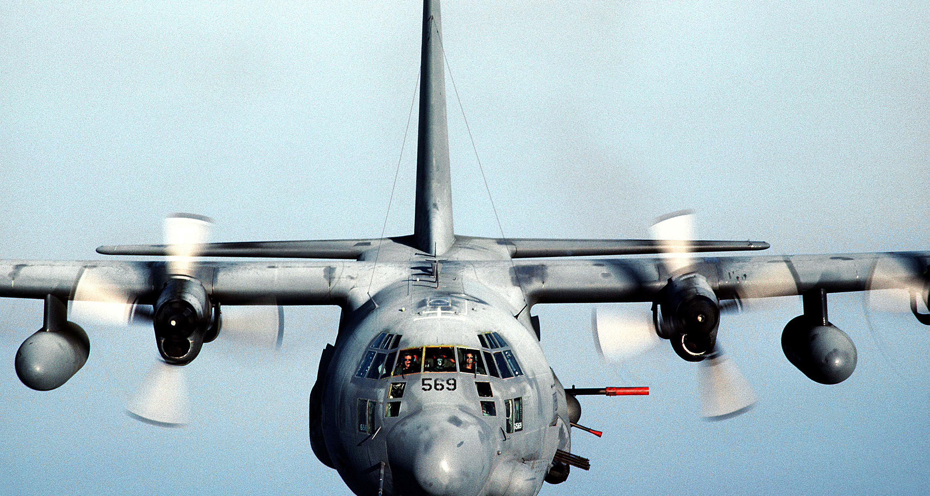 AC-130: боевой самолет с настоящей 105-миллиметровой гаубицей