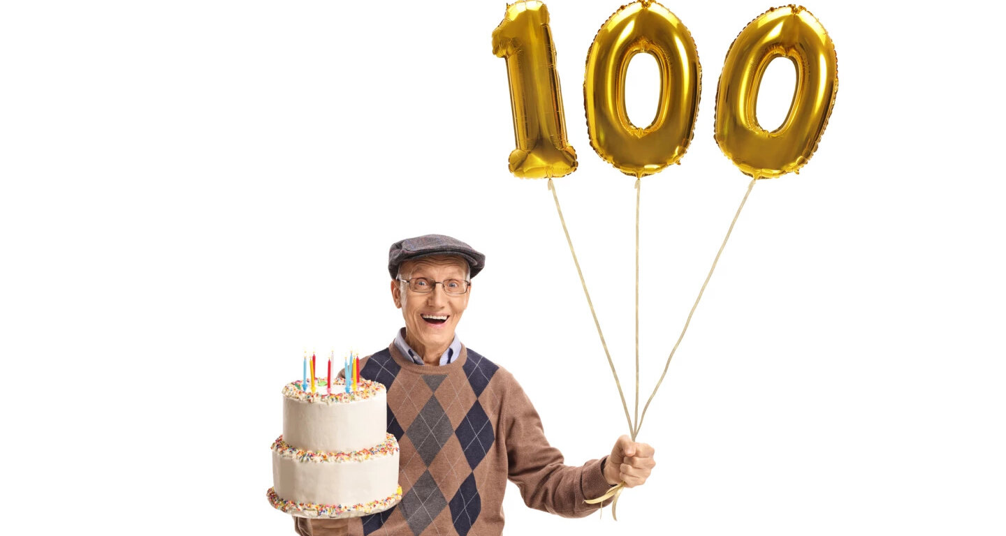 Дожить до 100 лет: генетики назвали два главных секрета долгожителей