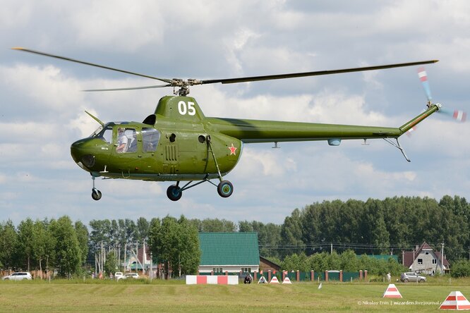 ГМ-1 (1948), первый вертолёт Михаила Миля и первый советский серийный вертолёт – уже под названием МИ-1. ГМ-1 расшифровывается как «Геликоптер Миля-1». До войны Миль работал инженером у Николая Камова и принимал участие в создании советских автожиров. На момент разработки ГМ-1 ему было 39 лет.