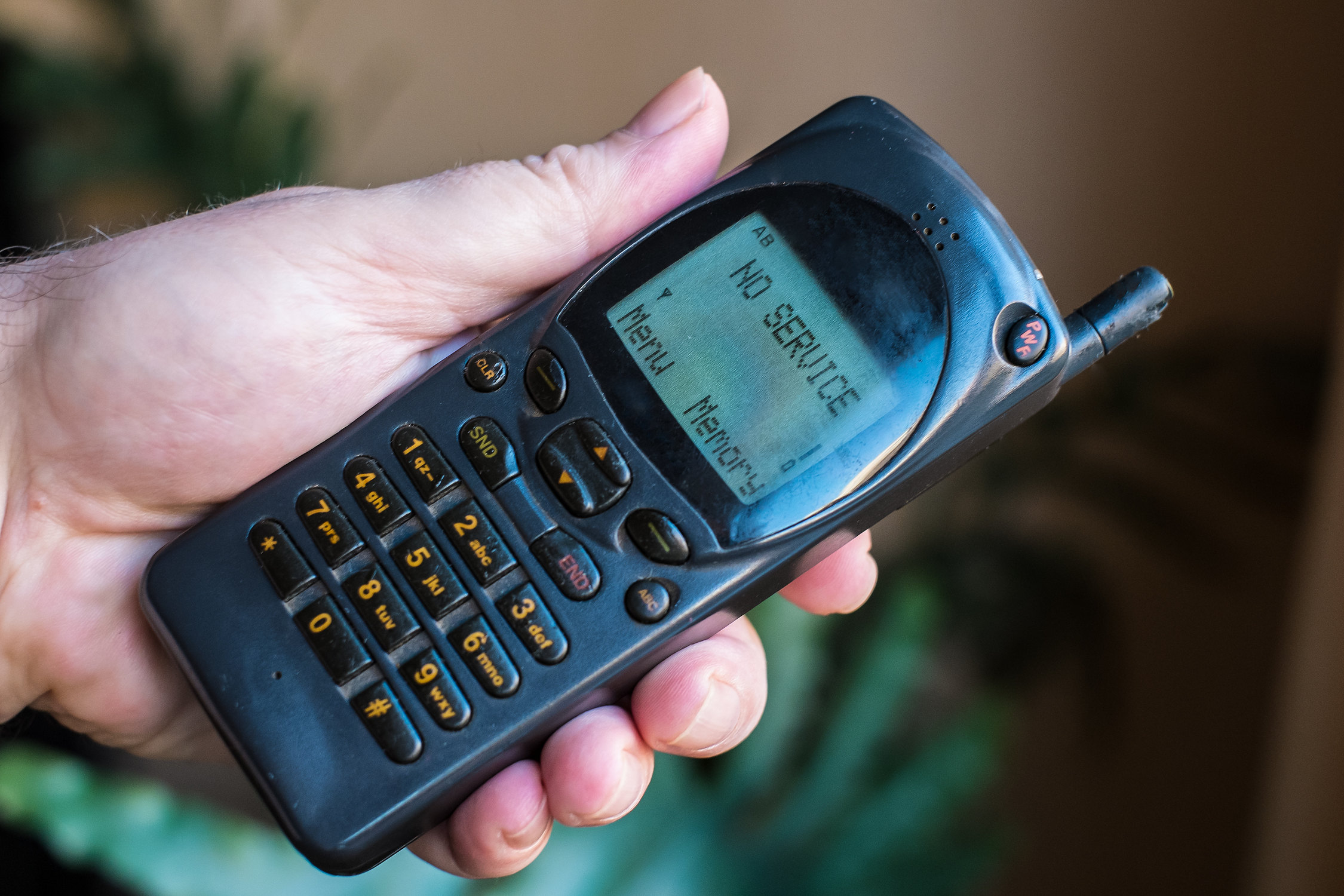 Двадцать лет назад: какой была мобильная связь в начале 2000-х