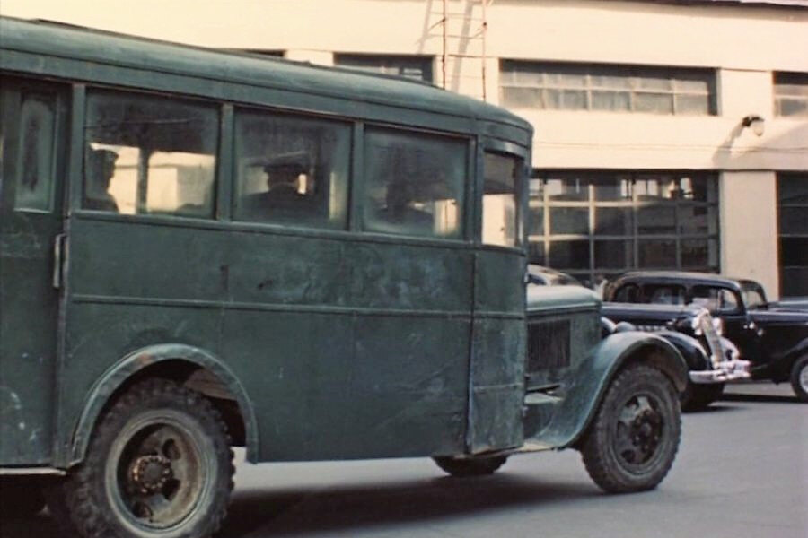 С автобусом из Место встречи изменить нельзя связана загадка: в нём что-то не так