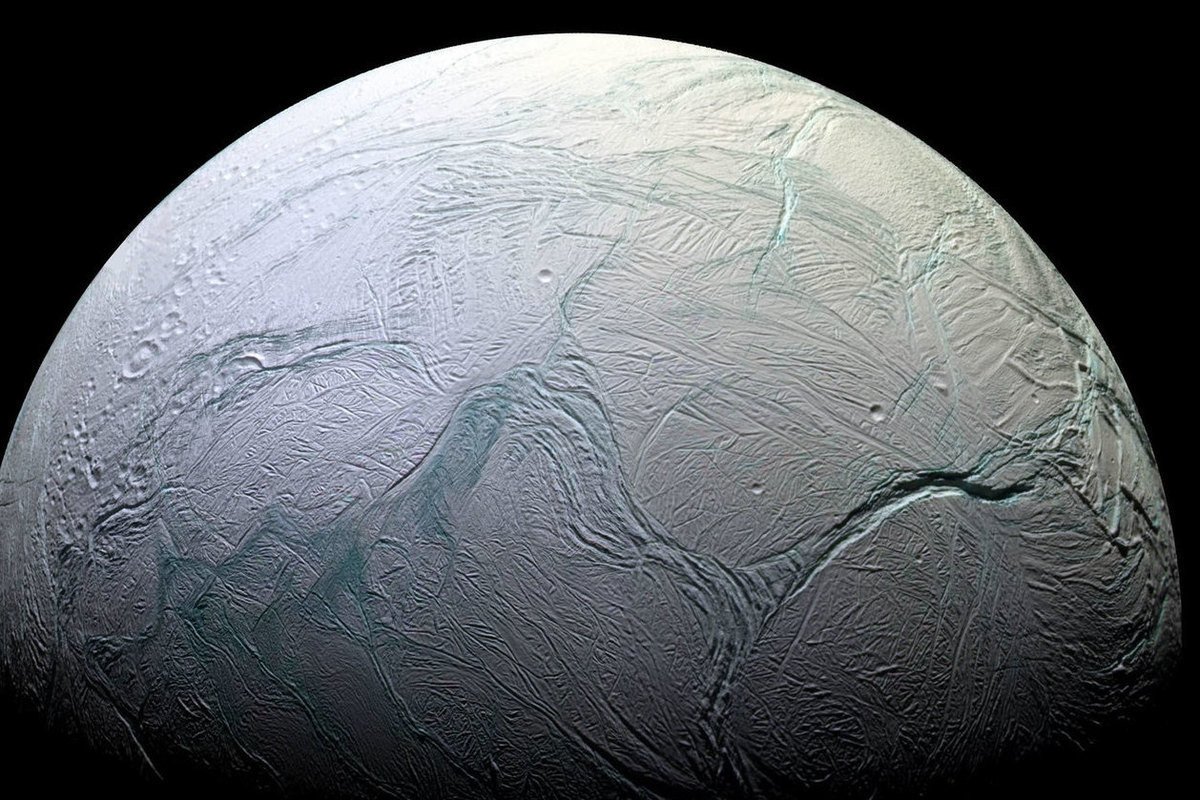 На спутнике Сатурна с большой долей вероятности может скрываться жизнь