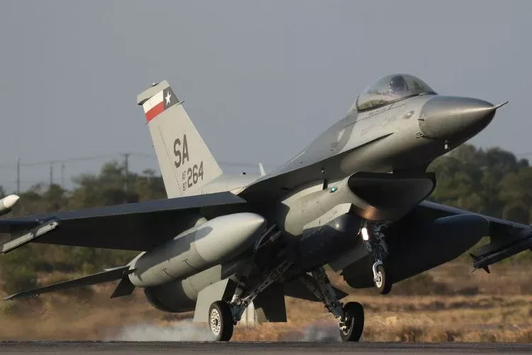 Зачем американским ВВС нужен F-16 Fighting Falcon: бесполезный самолет или козырь в битве