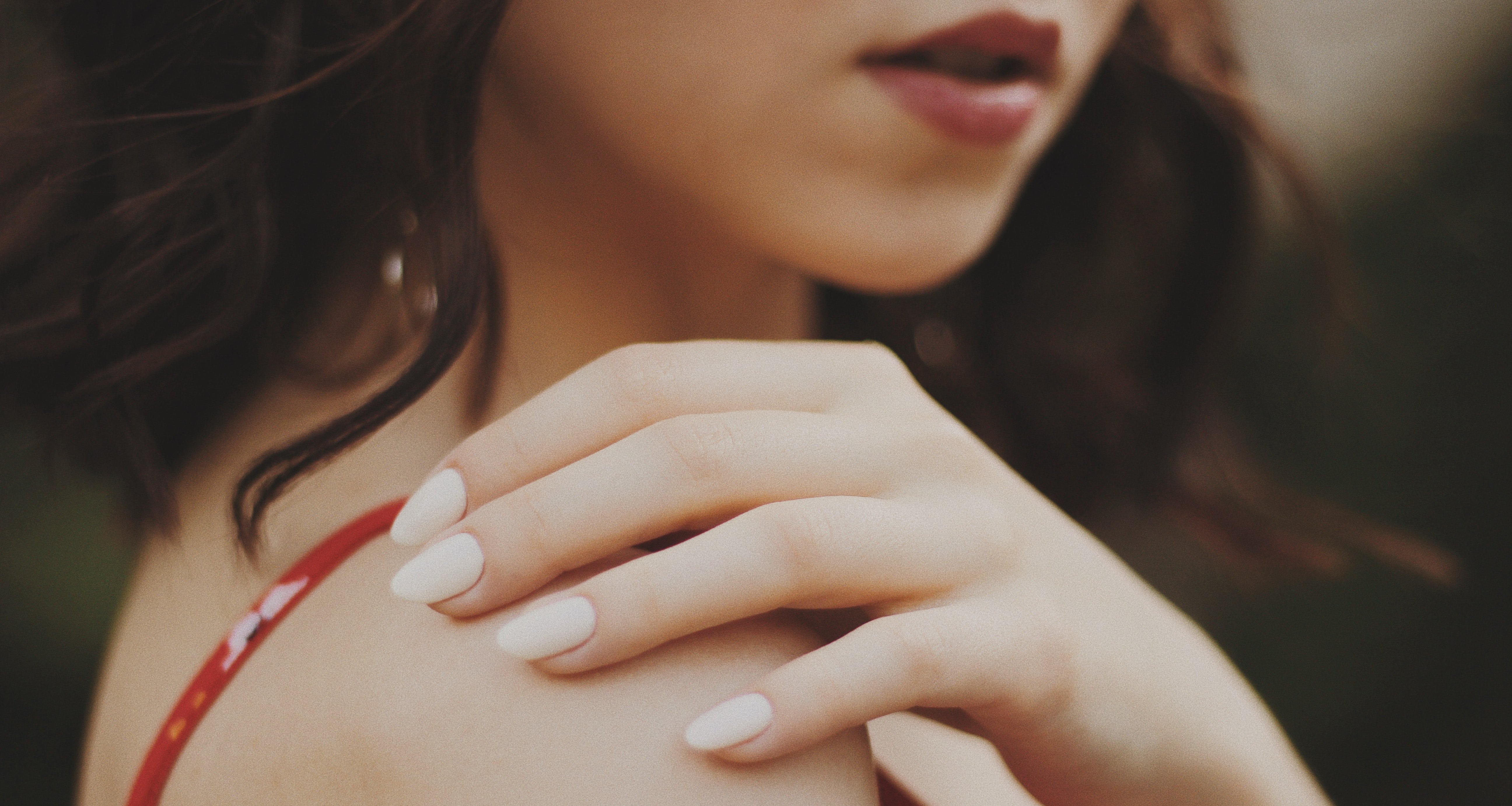 Что ногти могут рассказать о вашем здоровье: 7 примет, на которые стоит обратить внимание