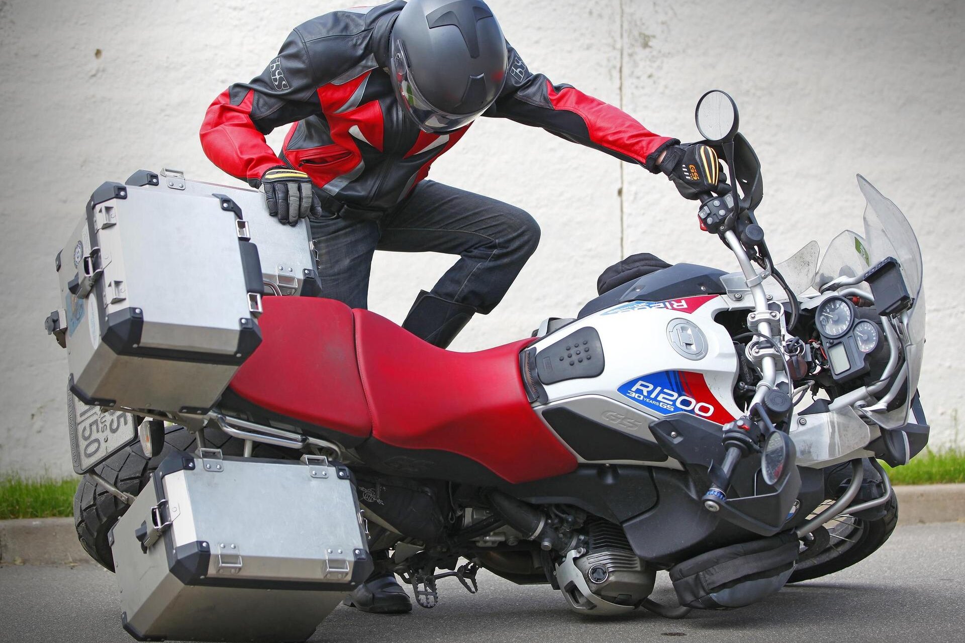 Лайфхаки для байкеров: как поднять упавший мотоцикл