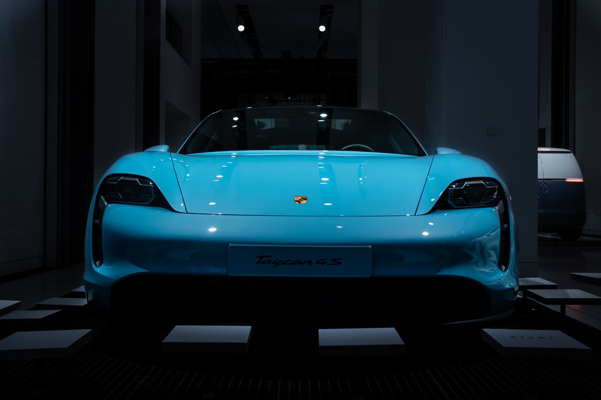 Инженеры Porsche перевели ДВС на водород и прокатились на нём по трассе в виртуале!
