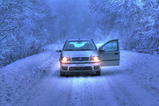 Кто это придумал: необычный вопрос об аксессуаре, которым пользуются все автомобилисты