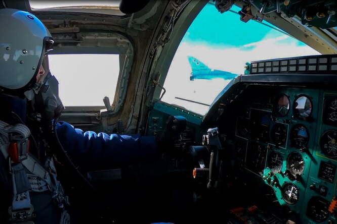 Минобороны показало на видео патрулирование воздушного пространства Белоруссии Минобороны показало на видео патрулирование воздушного пространства Белоруссии