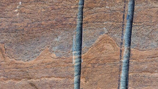 Если красные пики действительно окажутся строматолитами, ученые подтвердят, что перед нами древнейшее свидетельство о жизни на Земле