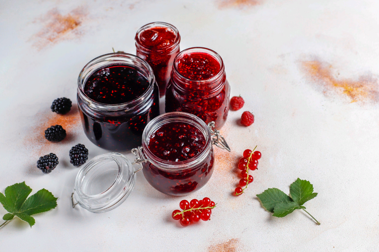 Как приготовить самое вкусное и полезное варенье: советы экспертов