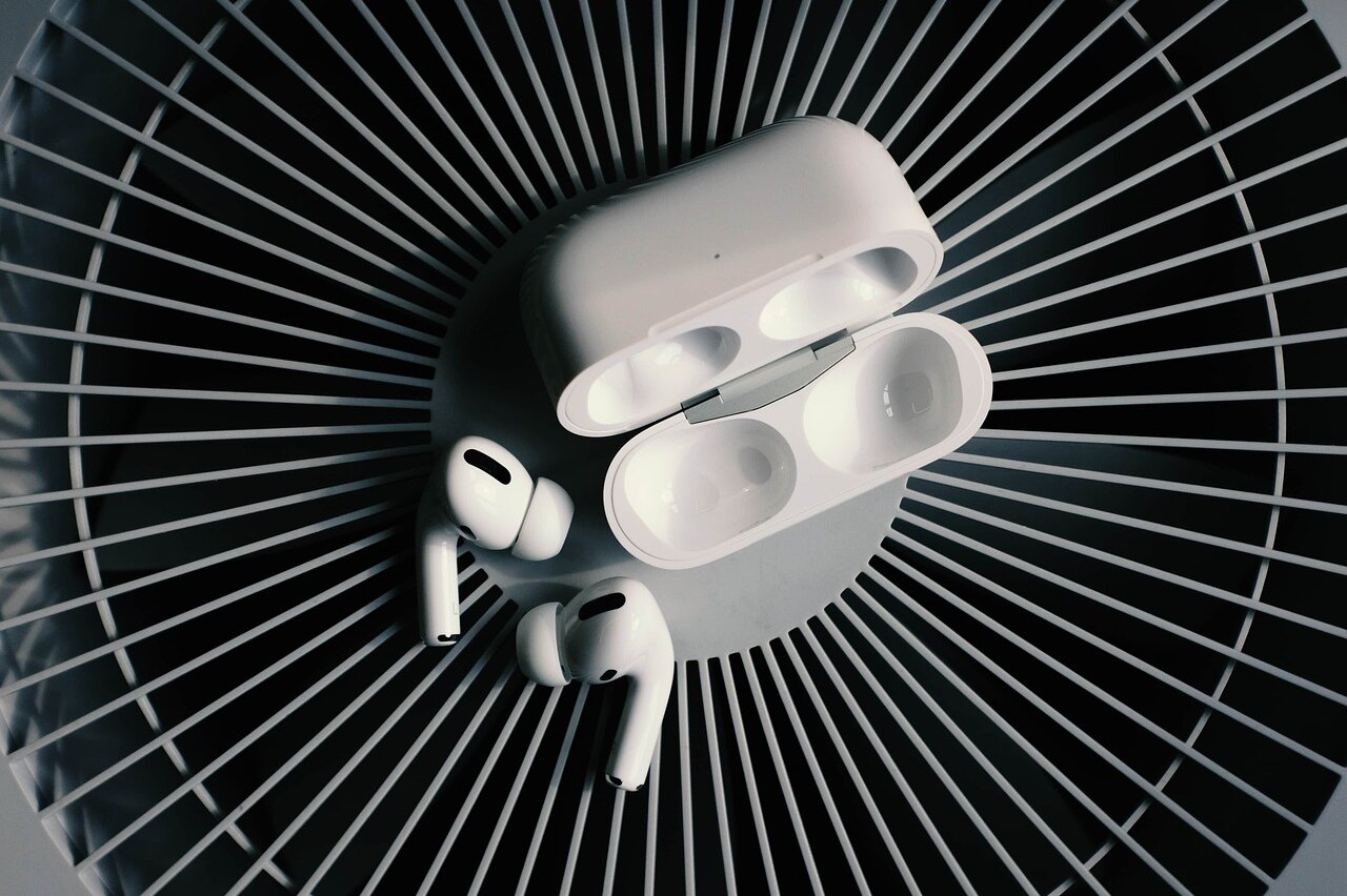 Что делать, если один наушник AirPods не работает