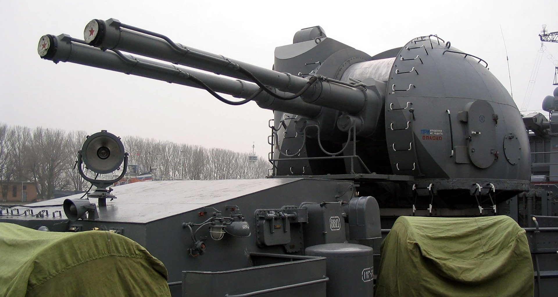 Российская пушка-пулемет АК-130: за что американцы признали ее лучшей в своем роде