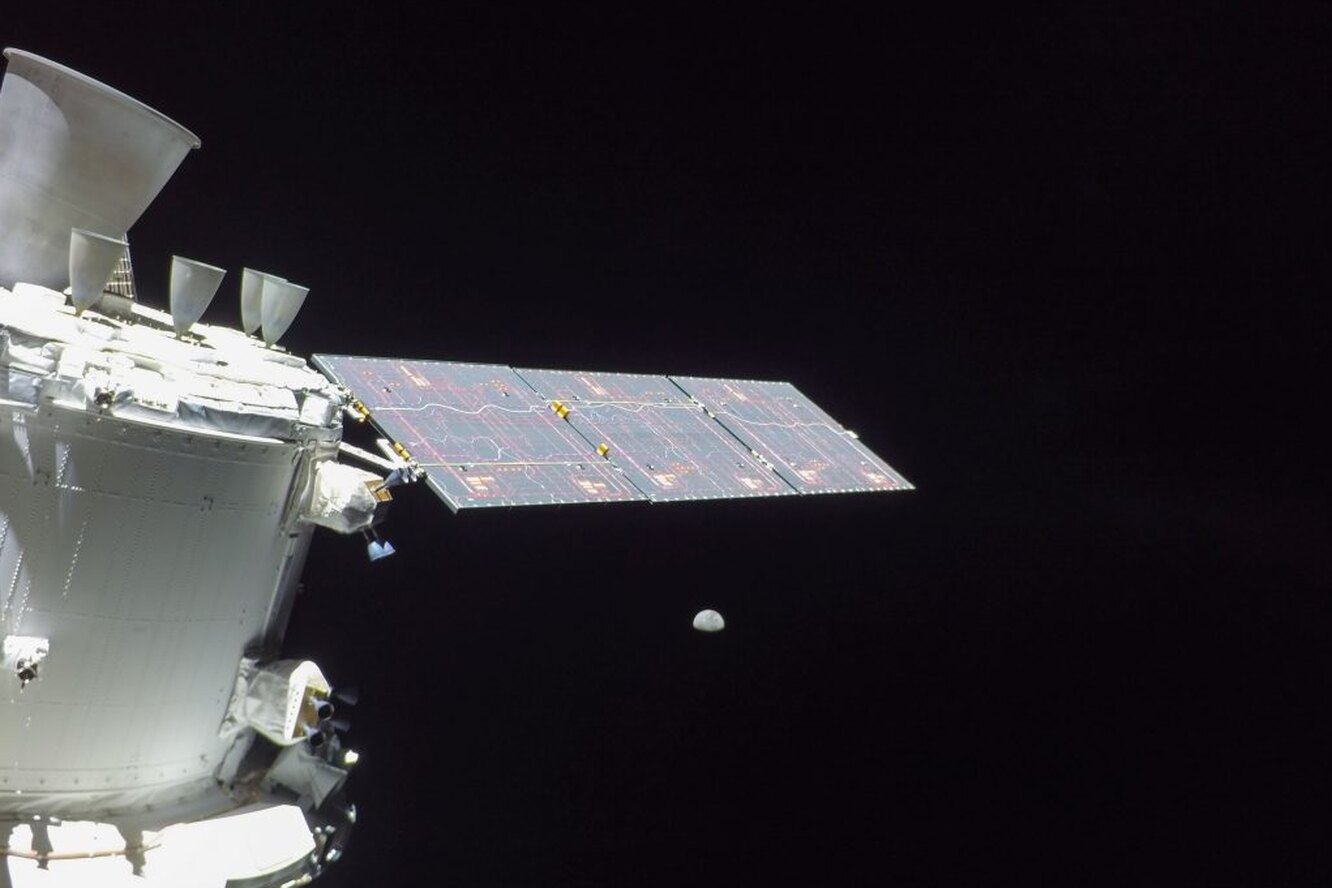 NASA готовится к посадке лунного корабля Орион. Он должен опуститься 11 декабря после 19 часов по московскому времени