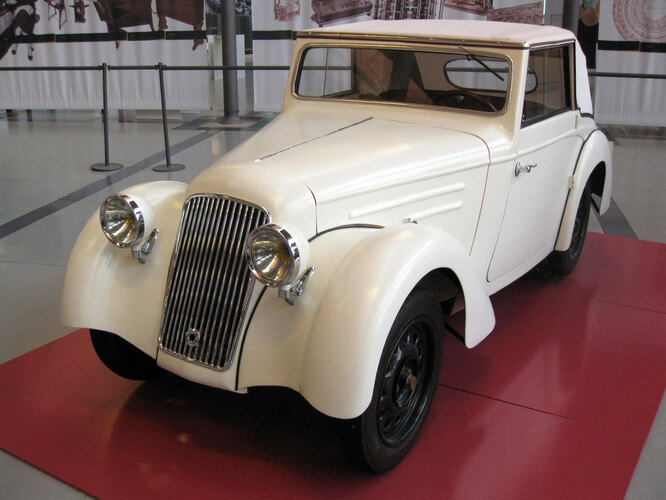 AFA. Компания существовала в 1943-1944 годах и построила всего несколько экземпляров единственной модели с 4-цилиндровым двигателем.