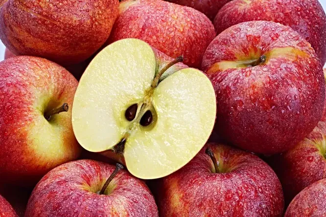 Сколько яблочных косточек придется съесть, чтобы смертельно отравиться?