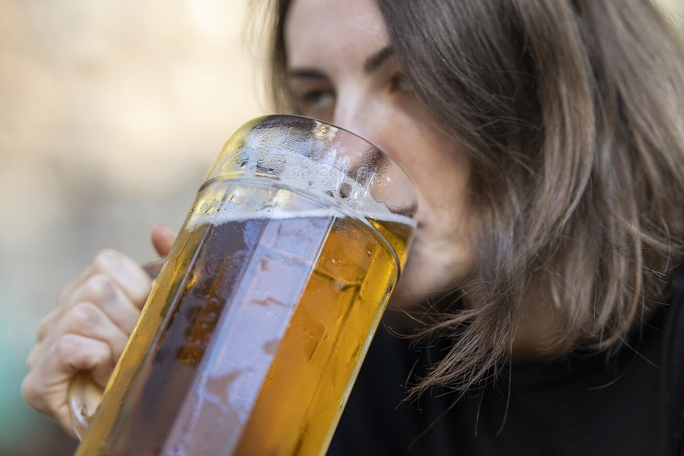 Употребление любого количества алкоголя снижает шансы забеременеть: врачи предупреждают об опасности