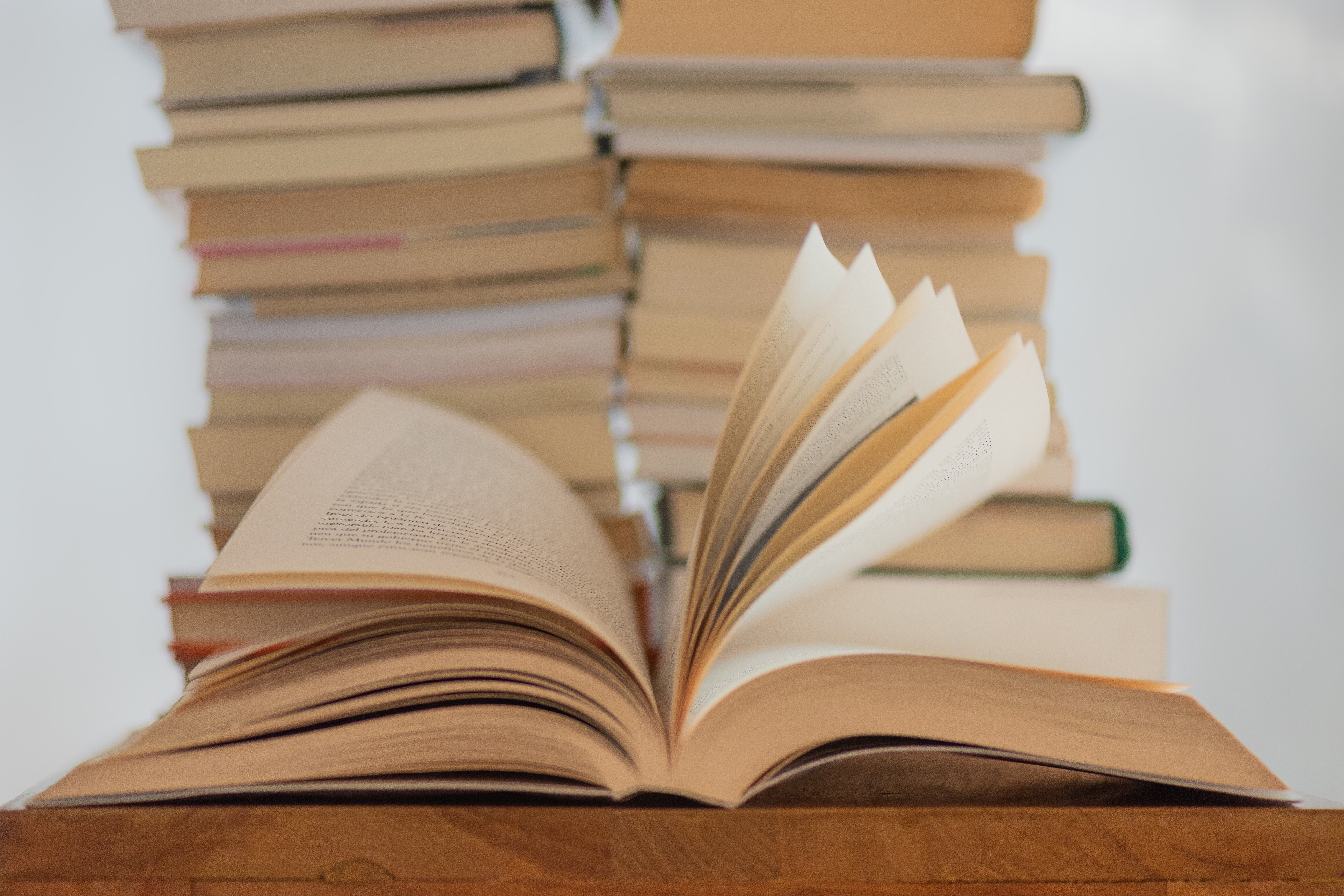 Магия на страницах: новинки книг в жанре фэнтези