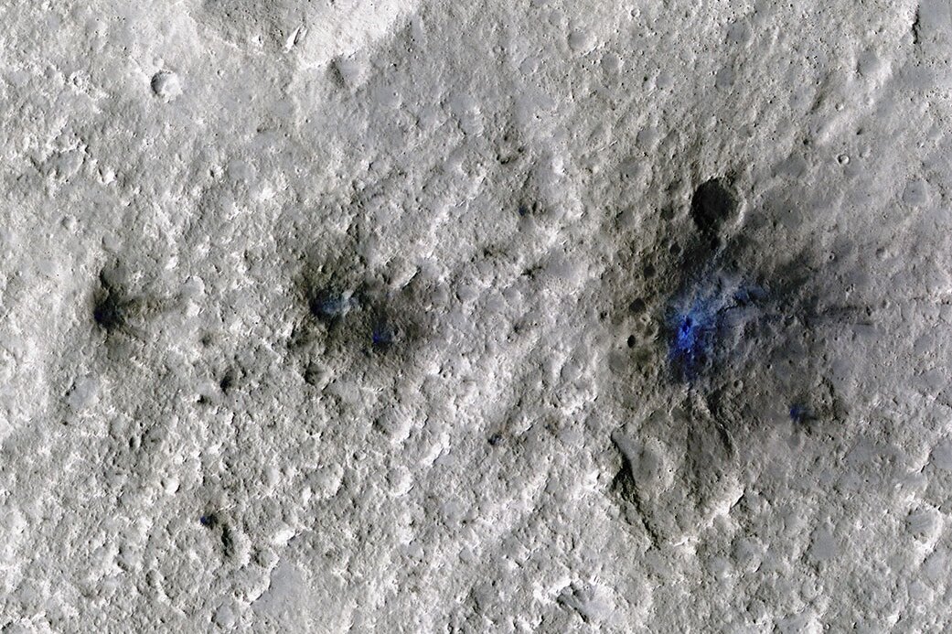Астрономы зарегистрировали на Марсе первое падение метеорита