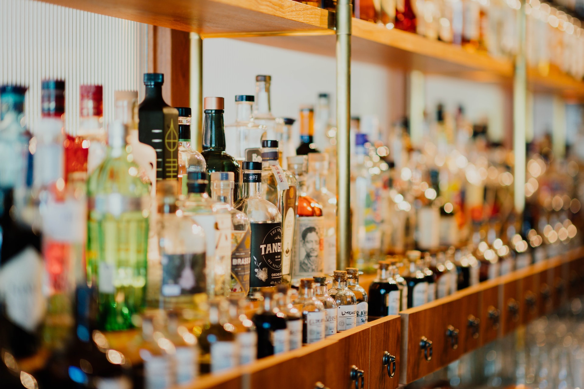 Какие алкогольные напитки полезны для организма: что пить даже нужно