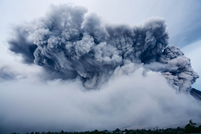 Извержение вулкана в Тонга вызвало загадочные «вибрации» в атмосфере Земли