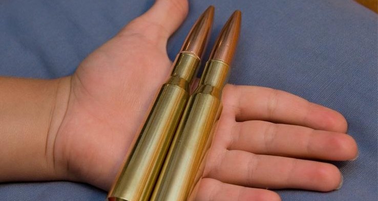 Поможет ли пачка бумаги остановить пулю 50-го калибра